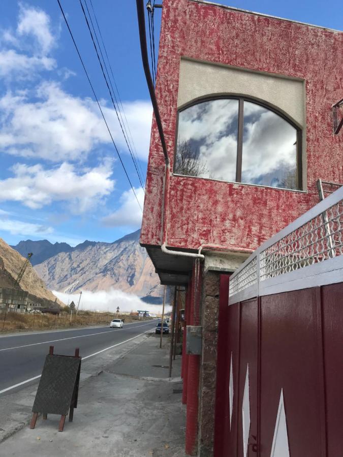 Waterfall Kazbegi Luaran gambar