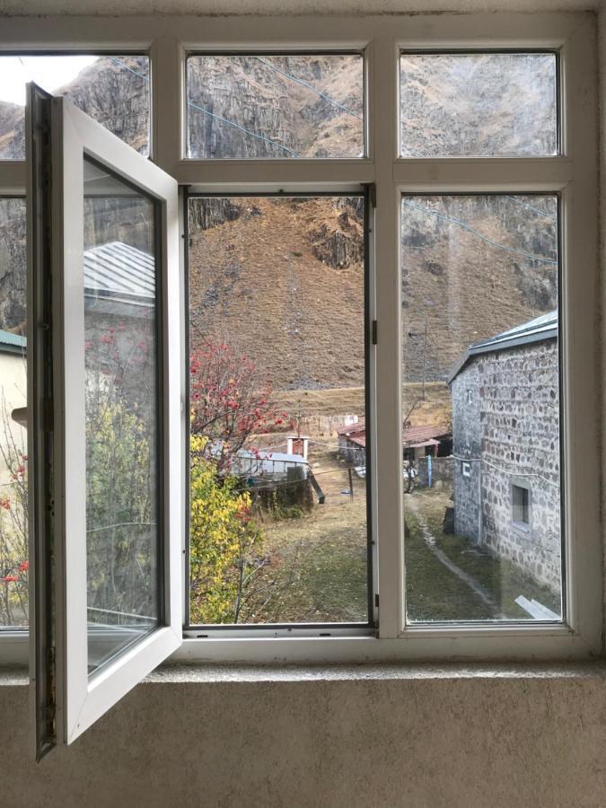 Waterfall Kazbegi Luaran gambar